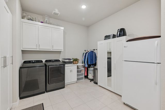 813 Boardwalk Way, Aubrey, TX 76227