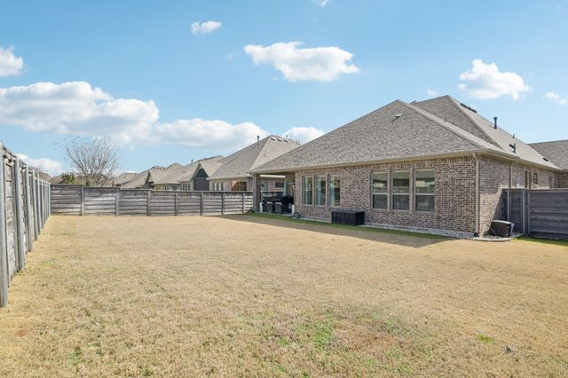 813 Boardwalk Way, Aubrey, TX 76227
