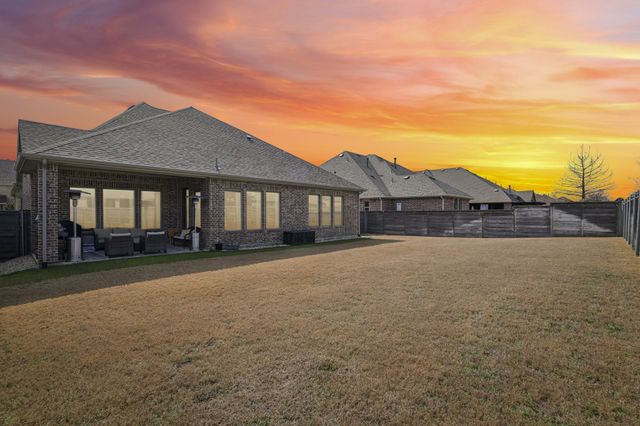 813 Boardwalk Way, Aubrey, TX 76227