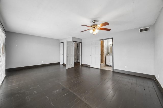 781 Country Place Drive 2045, Houston, TX 77079