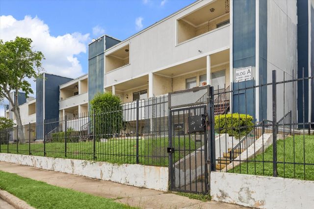 781 Country Place Drive 2045, Houston, TX 77079