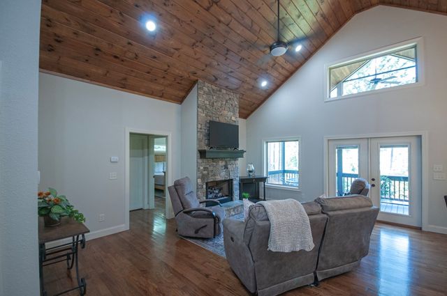 2068 Gallatin Road, Young Harris, GA 30582