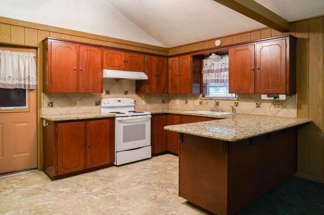 424 Candy Street, El Campo, TX 77437