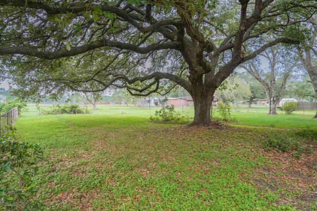 424 Candy Street, El Campo, TX 77437