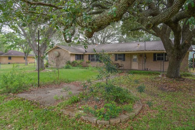 424 Candy Street, El Campo, TX 77437