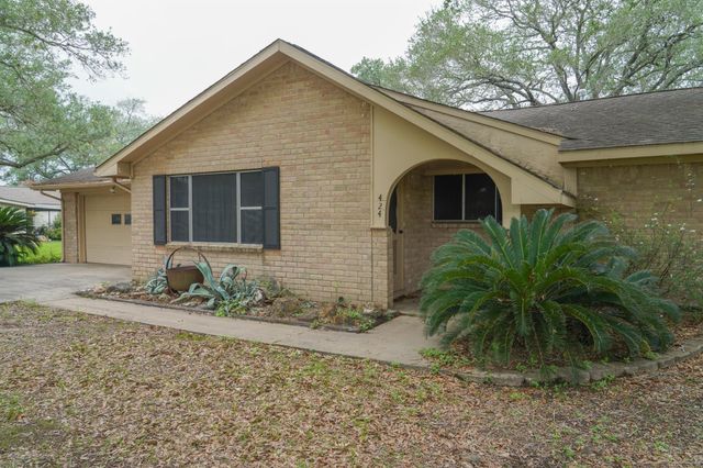 424 Candy Street, El Campo, TX 77437