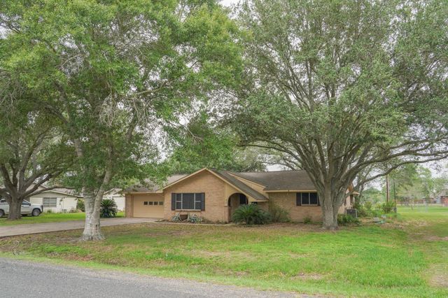 424 Candy Street, El Campo, TX 77437