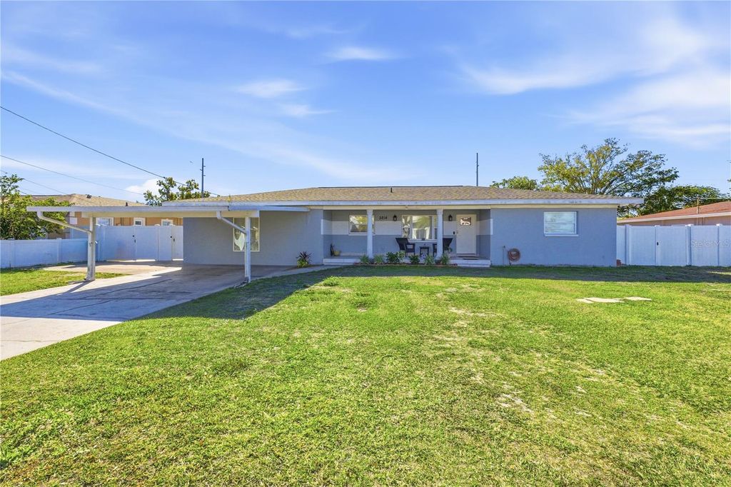 Image 3 of property listing at 3214 W ABDELLA STREET, Tampa, FL 33607