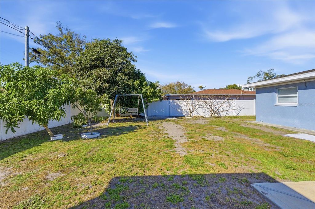 Image 34 of property listing at 3214 W ABDELLA STREET, Tampa, FL 33607