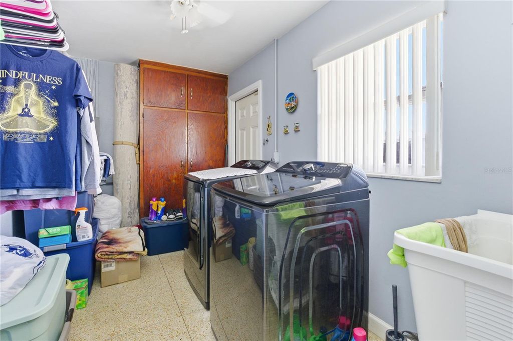 Image 37 of property listing at 3214 W ABDELLA STREET, Tampa, FL 33607