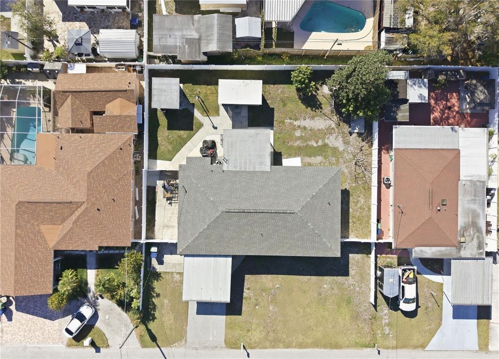 Image 44 of property listing at 3214 W ABDELLA STREET, Tampa, FL 33607