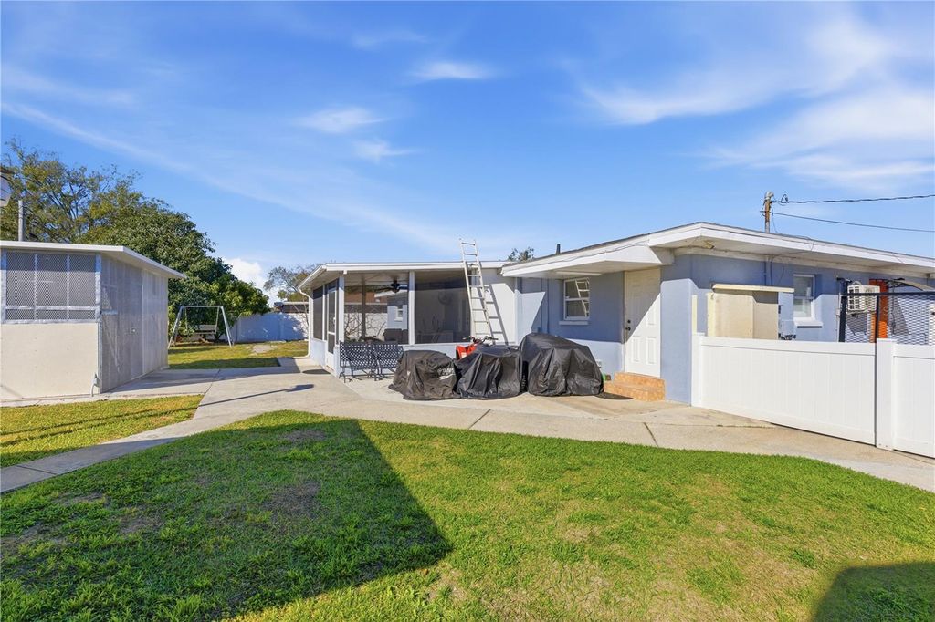 Image 48 of property listing at 3214 W ABDELLA STREET, Tampa, FL 33607