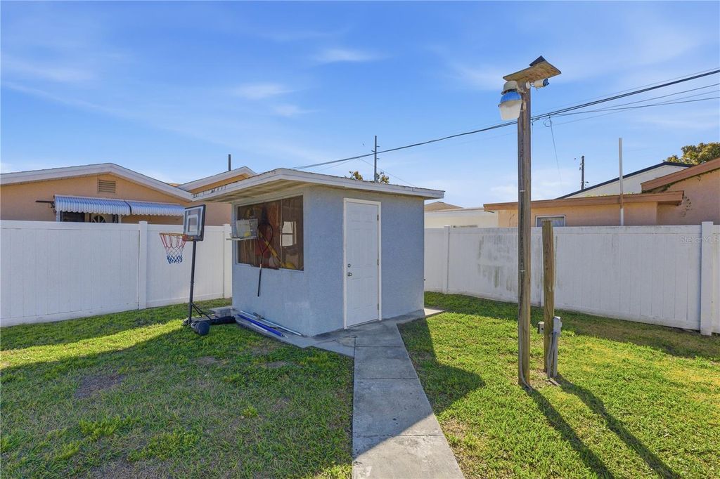 Image 49 of property listing at 3214 W ABDELLA STREET, Tampa, FL 33607