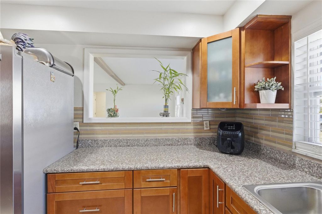 Image 7 of property listing at 3214 W ABDELLA STREET, Tampa, FL 33607