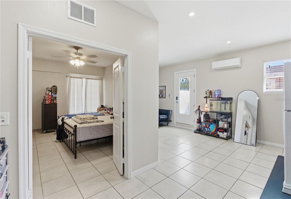 Image 65 of property listing at 3214 W ABDELLA STREET, Tampa, FL 33607