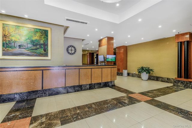 118-17 Union Turnpike 2C, Forest Hills, NY 11375