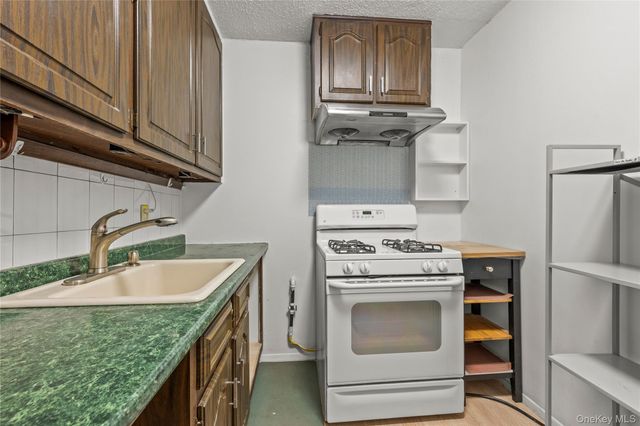 118-17 Union Turnpike 2C, Forest Hills, NY 11375
