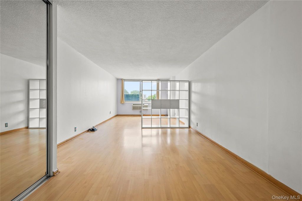 118-17 Union Turnpike 2C, Forest Hills, NY 11375 — photo 2