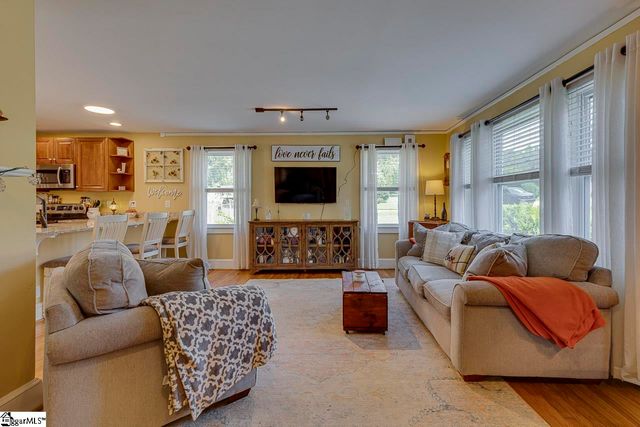 200 Cardinal Drive, Taylors, SC 29687