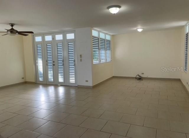 16 CATARATAS ST., EL REMANSO DEV. N-16, San Juan, PR 00926