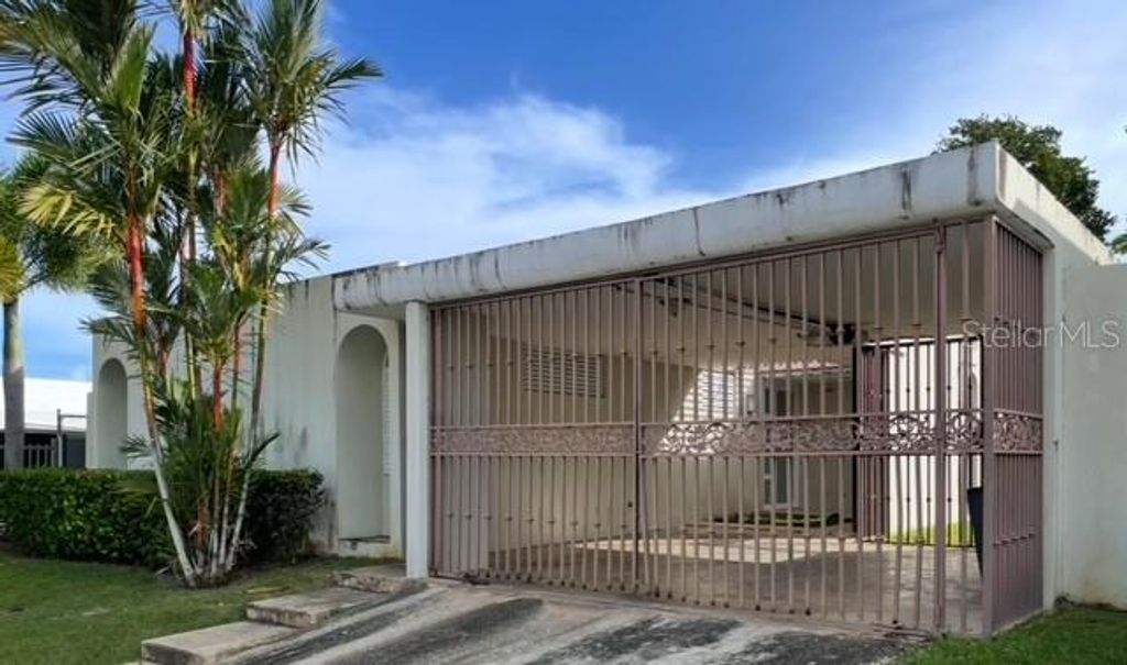 16 CATARATAS ST., EL REMANSO DEV. N-16, San Juan, PR 00926