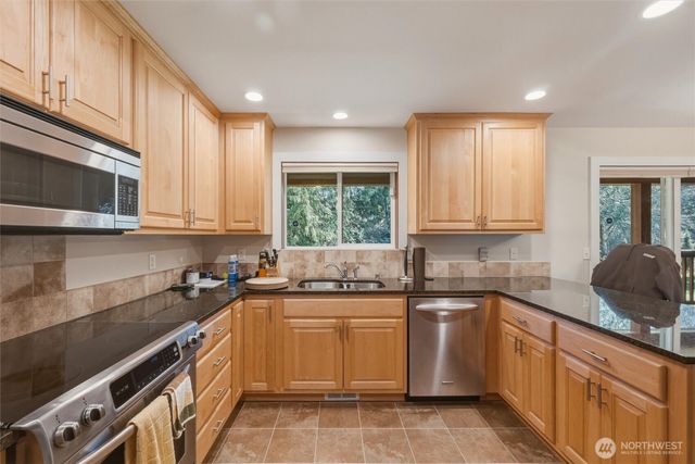 16059 Snee Oosh Road, La Conner, WA 98257