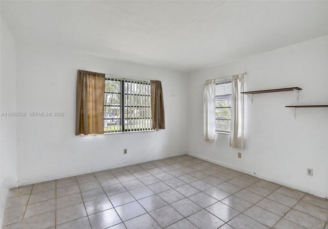 160 NW 34th St, Oakland Park, FL 33309