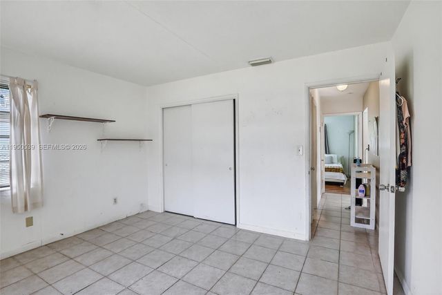 160 NW 34th St, Oakland Park, FL 33309