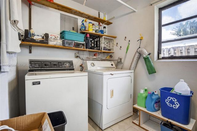 160 NW 34th St, Oakland Park, FL 33309