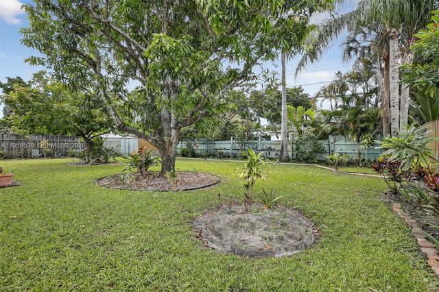 160 NW 34th St, Oakland Park, FL 33309