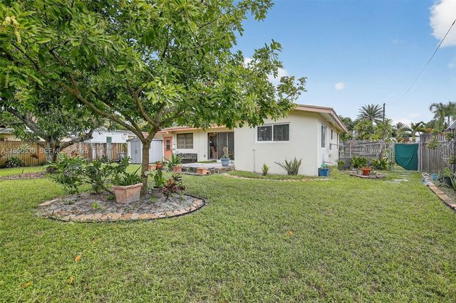 160 NW 34th St, Oakland Park, FL 33309