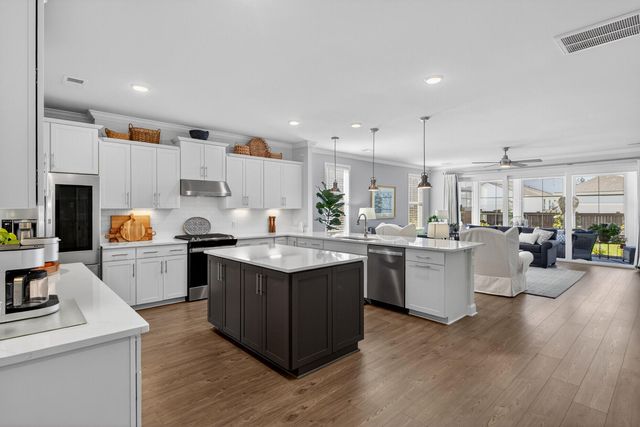 691 Blueway Avenue, Summerville, SC 29486