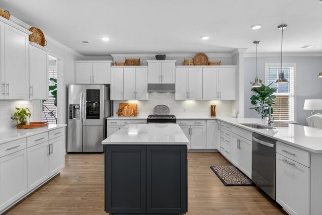 691 Blueway Avenue, Summerville, SC 29486