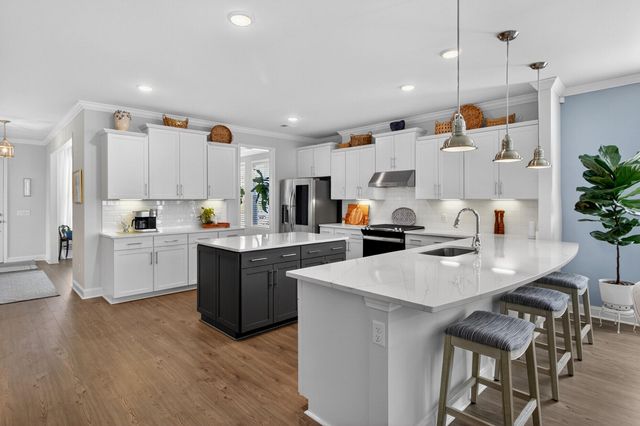 691 Blueway Avenue, Summerville, SC 29486