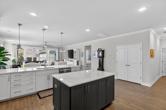691 Blueway Avenue, Summerville, SC 29486