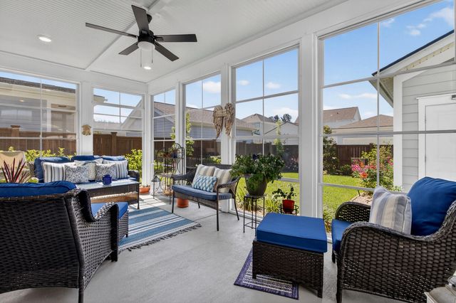 691 Blueway Avenue, Summerville, SC 29486