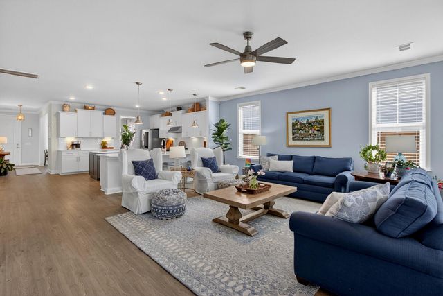 691 Blueway Avenue, Summerville, SC 29486