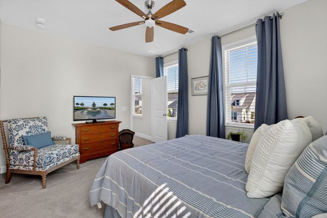 691 Blueway Avenue, Summerville, SC 29486