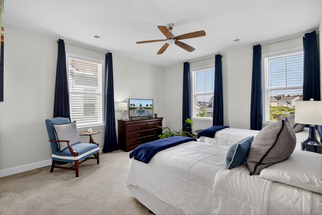 691 Blueway Avenue, Summerville, SC 29486