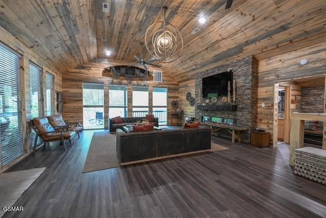 1421 Silver Poplar Lane, Sevierville, TN 37876