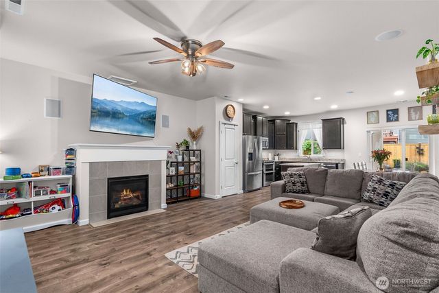 13707 66th Avenue E, Puyallup, WA 98373