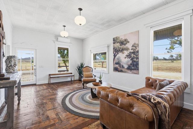 1077 Montecito Way, Ramona, CA 92065