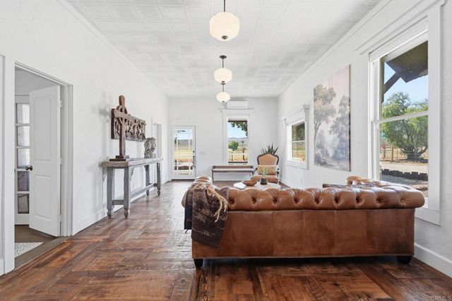 1077 Montecito Way, Ramona, CA 92065