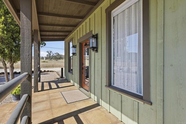 1077 Montecito Way, Ramona, CA 92065