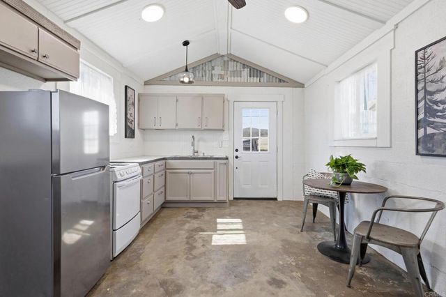 1077 Montecito Way, Ramona, CA 92065