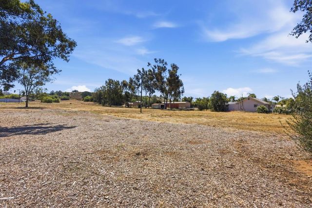 1077 Montecito Way, Ramona, CA 92065