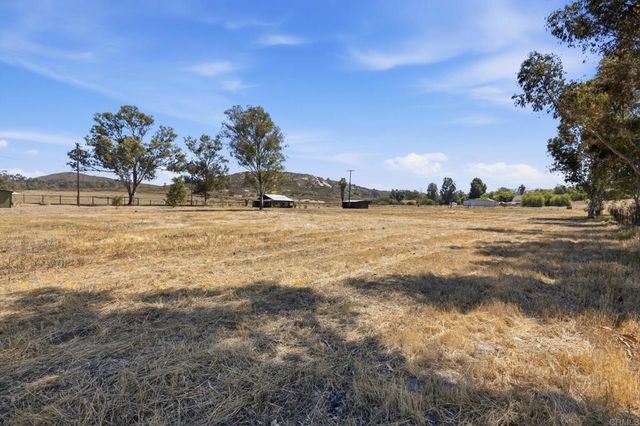 1077 Montecito Way, Ramona, CA 92065