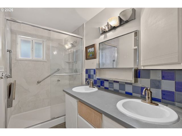 4001 E 14TH St, Vancouver, WA 98661
