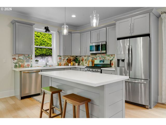 3825 Se RURAL St, Portland, OR 97202