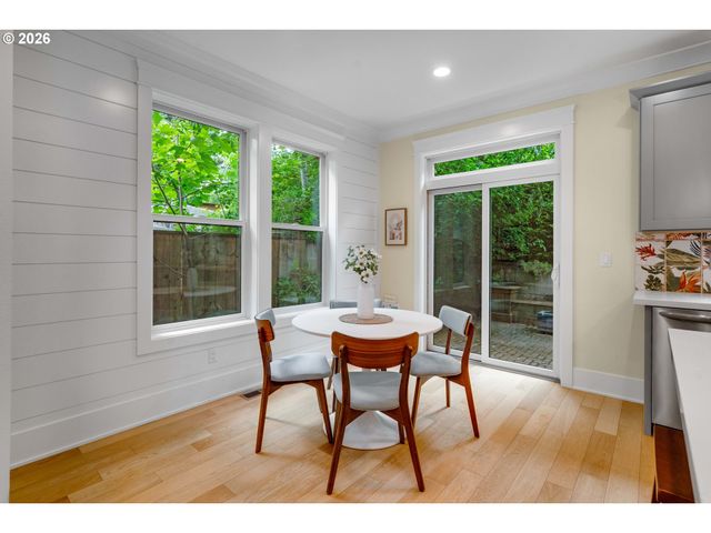 3825 Se RURAL St, Portland, OR 97202